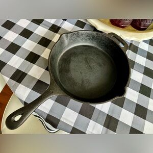 10” Heavy Duty Emeril Cast Iron Skillet Double Pour Spout